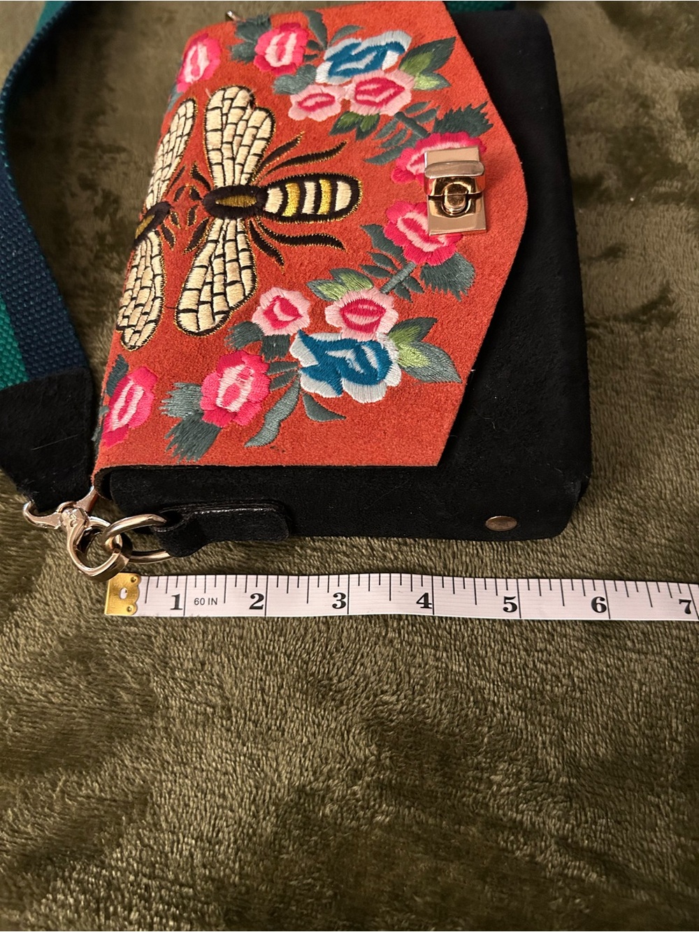 Free People Embroidered Suede Bee Crossbody Bag - Excellent Condition - Picture 13 of 13